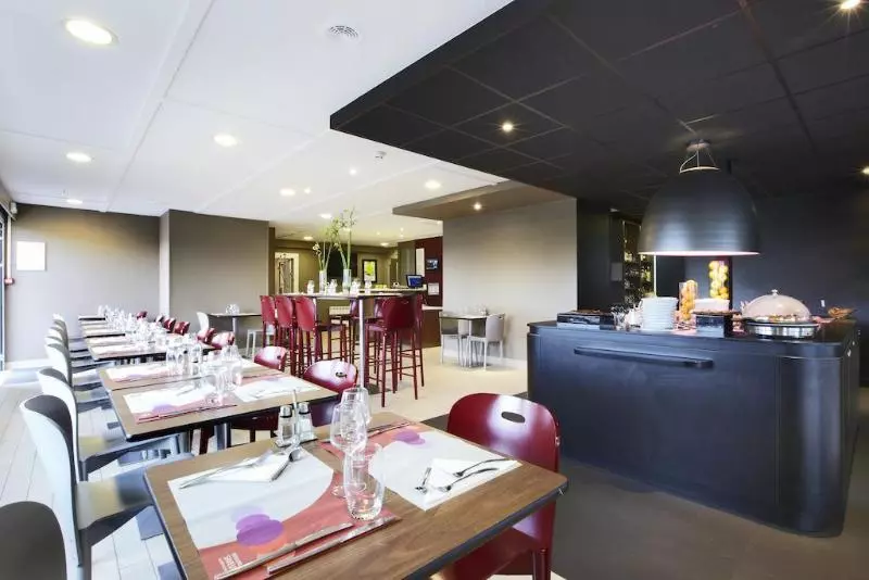 هتل Campanile Dijon Est Saint Apollinaire