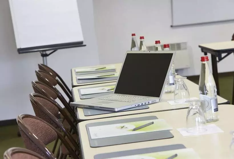 هتل Campanile Dijon Est Saint Apollinaire