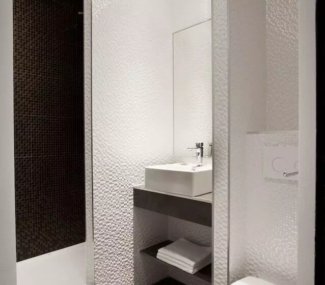 Hotel Des Savoies Lyon Perrache