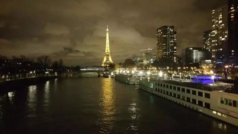 ホテル Eiffel Kennedy