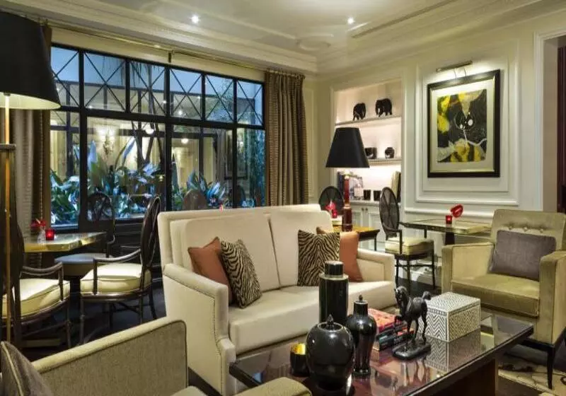 ホテル Francois 1er