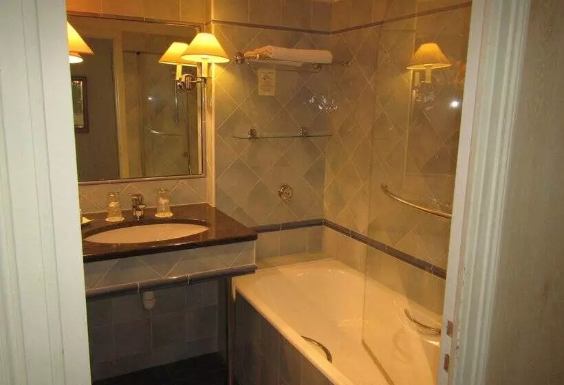 Hotel Hôtel Le D Avaugour