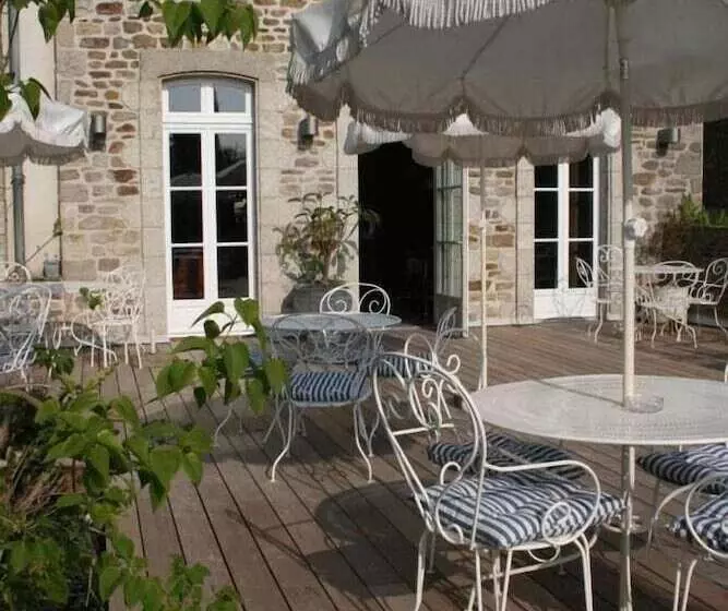 Hotel Hôtel Le D Avaugour