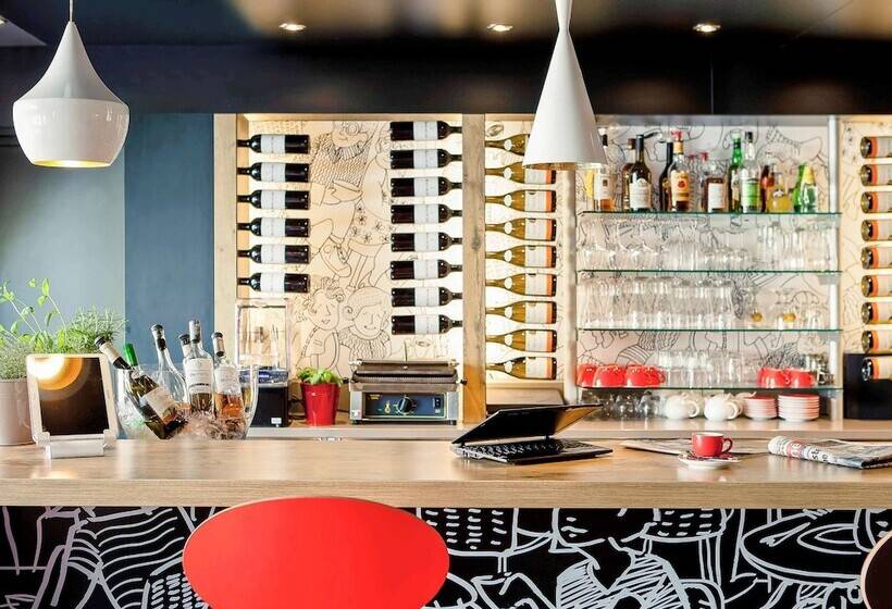 בית מלון כפרי Ibis Annecy Centre Vieille Ville