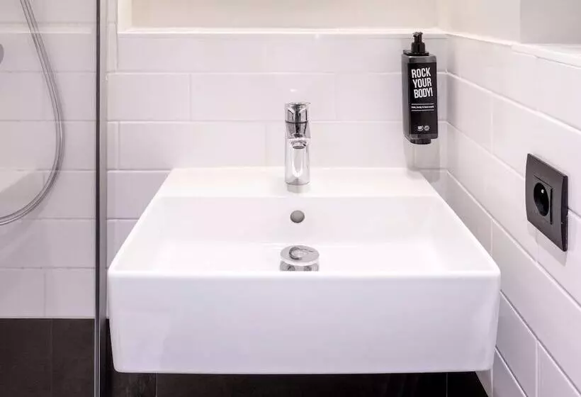 هتل Ibis La Rochelle Vieux Port