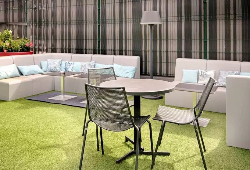 ホテル Ibis Lyon Gerland Musee des Confluences