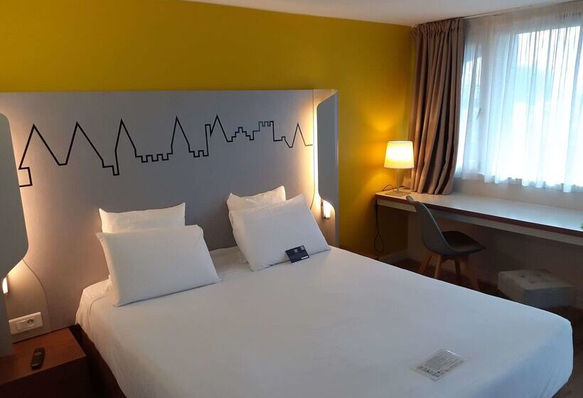 Отель Kyriad Carcassonne Aeroport