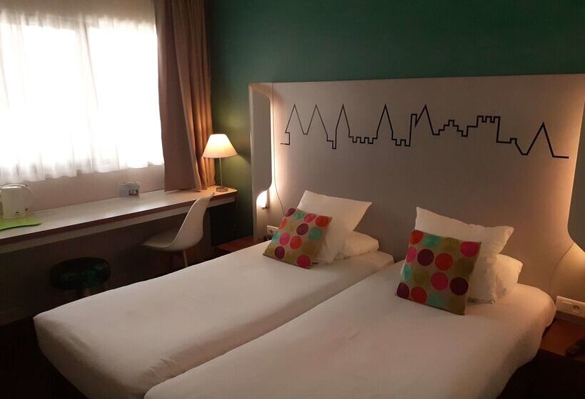 Отель Kyriad Carcassonne Aeroport