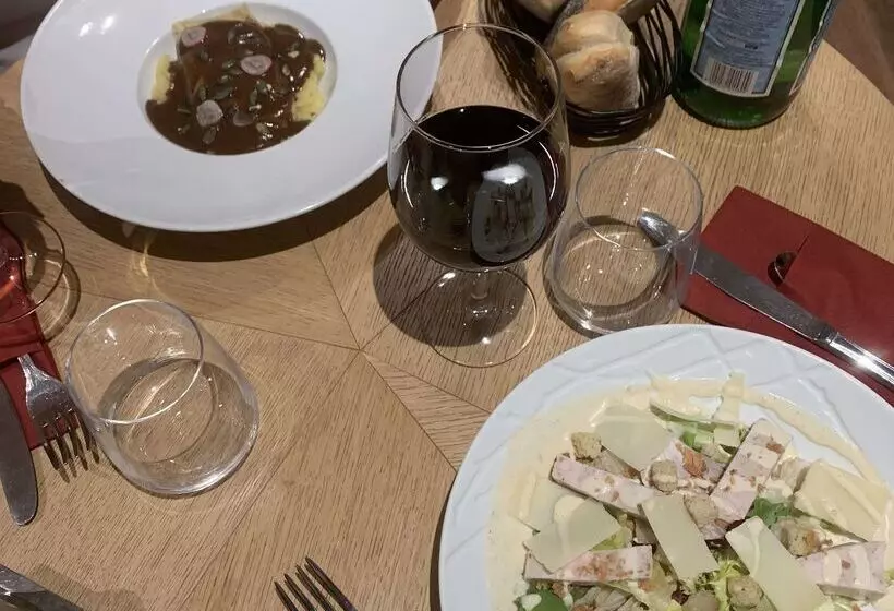 هتل Kyriad Carcassonne  Aeroport