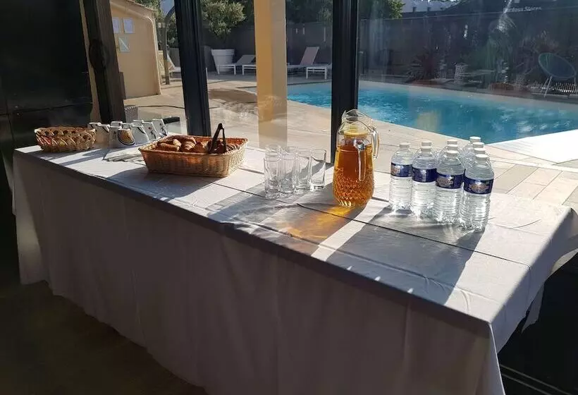 هتل Kyriad Carcassonne  Aeroport