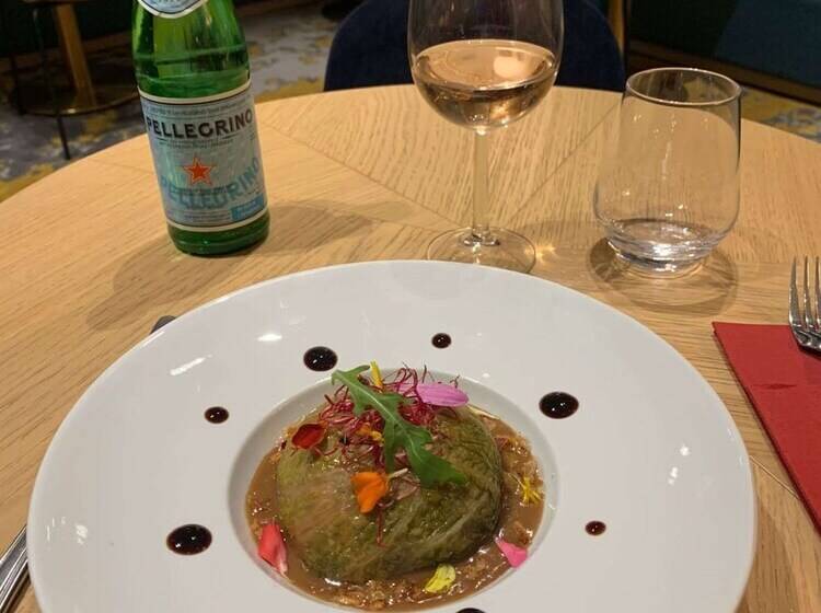 Отель Kyriad Carcassonne Aeroport