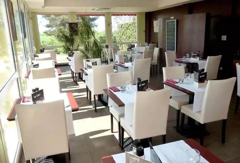 Отель Logis De La Loire