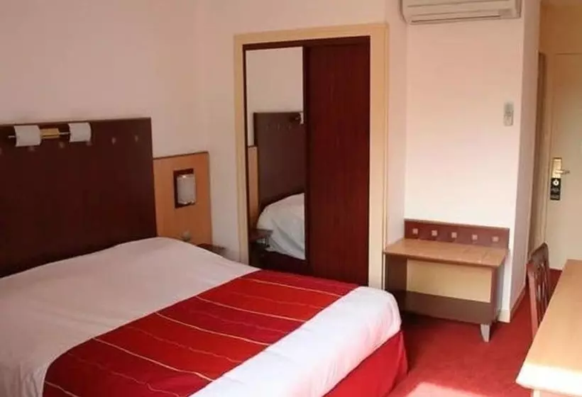 Отель Logis De La Loire