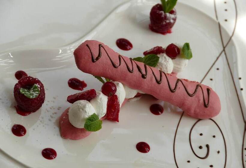 Logis Hotels Le Champalud Restaurant La Citadelle