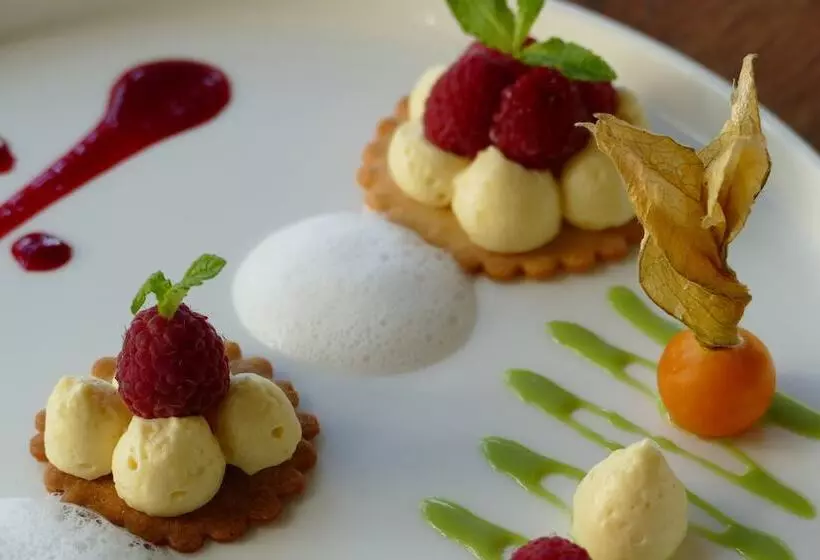 Logis Hotels Le Champalud Restaurant La Citadelle