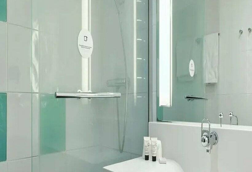 B&B HOTEL Cergy Port