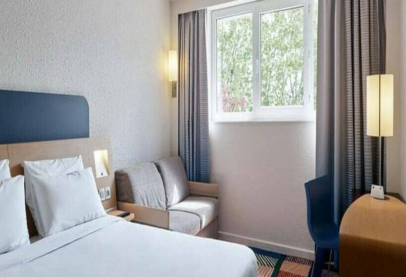 B&B HOTEL Cergy Port