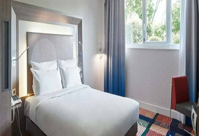 B&B HOTEL Cergy Port