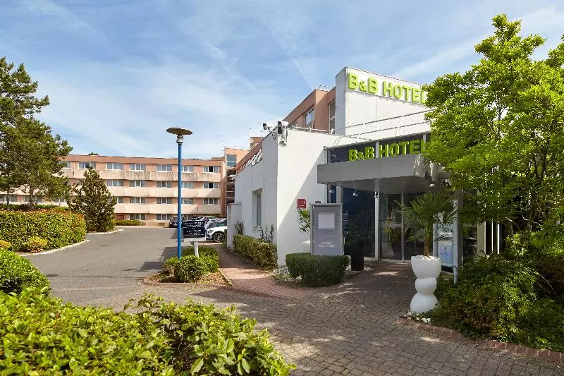 B&B HOTEL Cergy Port