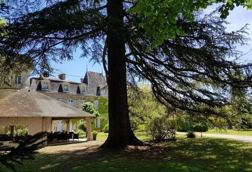 ホテル Château De Lalande   Teritoria   Périgueux
