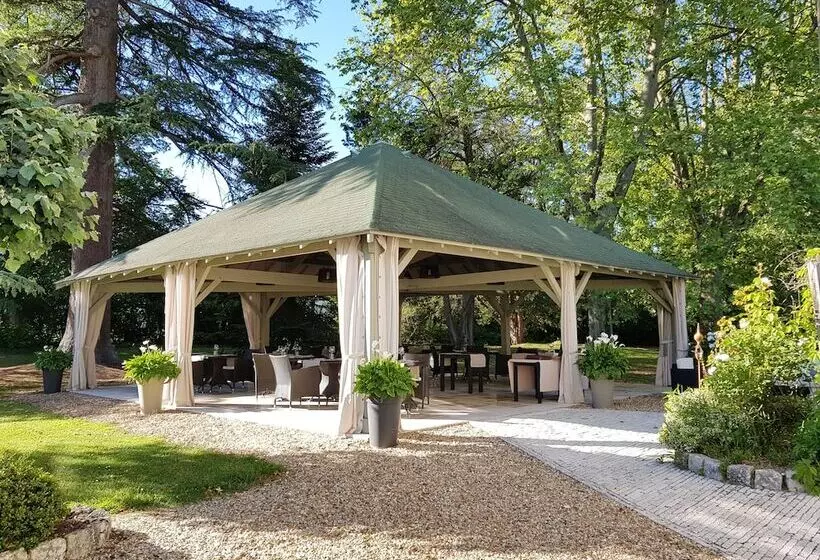 ホテル Château De Lalande   Teritoria   Périgueux