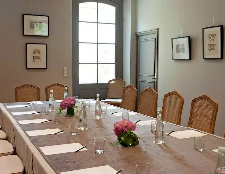 ホテル Château De Lalande   Teritoria   Périgueux