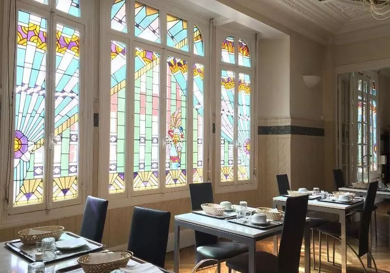 فندق De Normandie