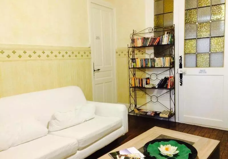 فندق De Normandie