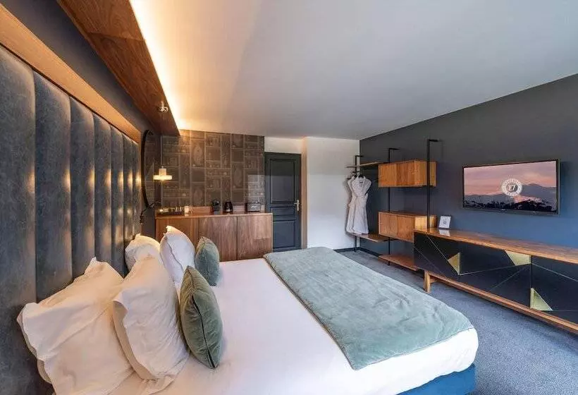 Отель Fahrenheit Seven Courchevel