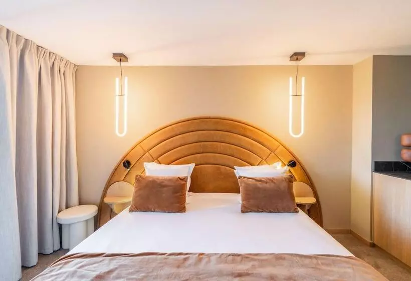 Отель Fahrenheit Seven Courchevel