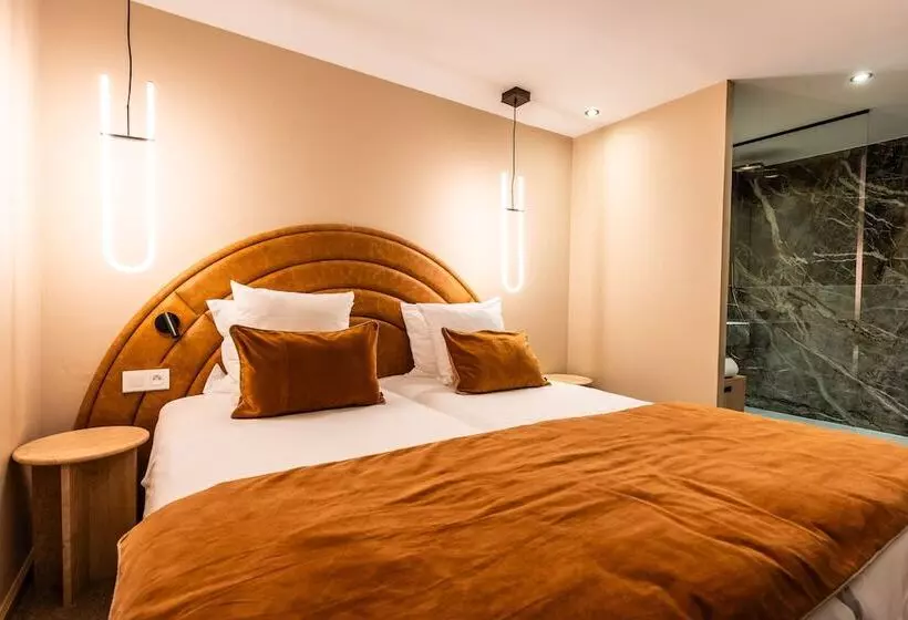 Отель Fahrenheit Seven Courchevel