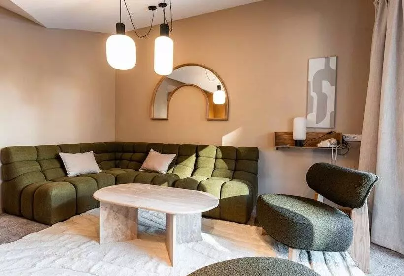 Отель Fahrenheit Seven Courchevel