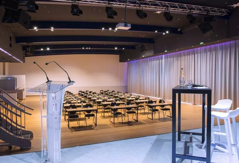 酒店 Hôtel C Suites Chambres Spacieuses