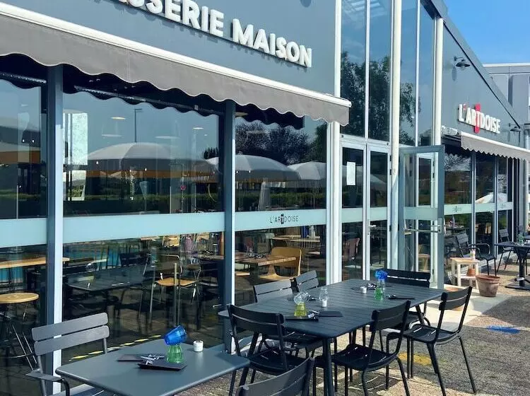 هتل Hôtel Mercure Reims Parc Des Expositions