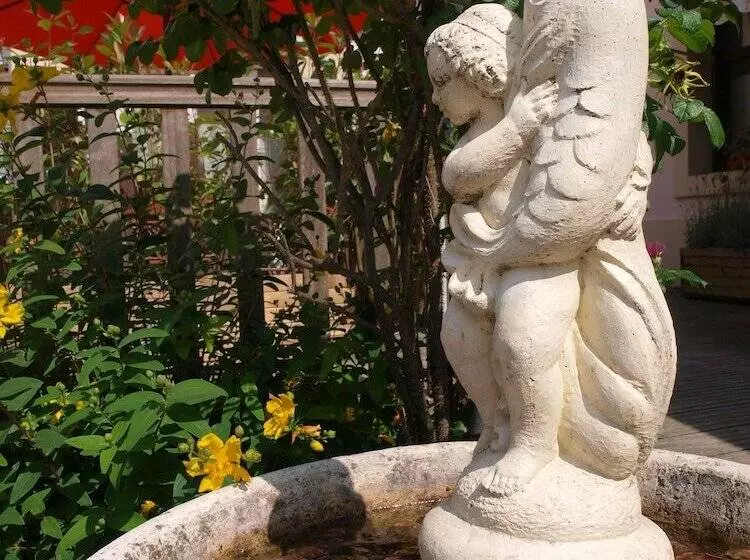 Отель Hôtel Moderne