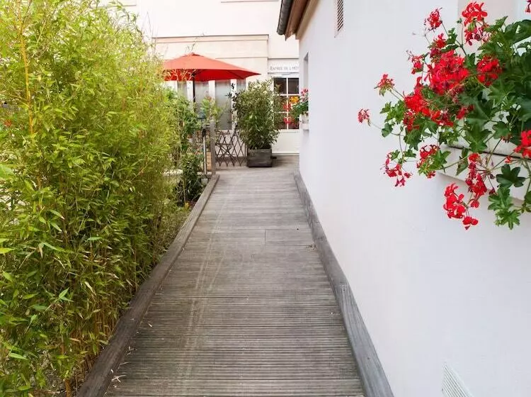 Отель Hôtel Moderne