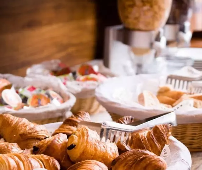 Отель Hôtel Moderne