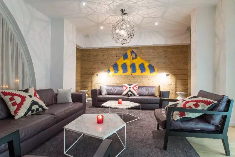 هتل Experimental Chalet Val D’isère