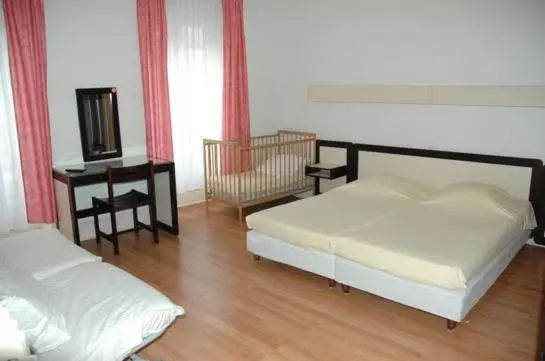 Hotel Le Petit Trianon