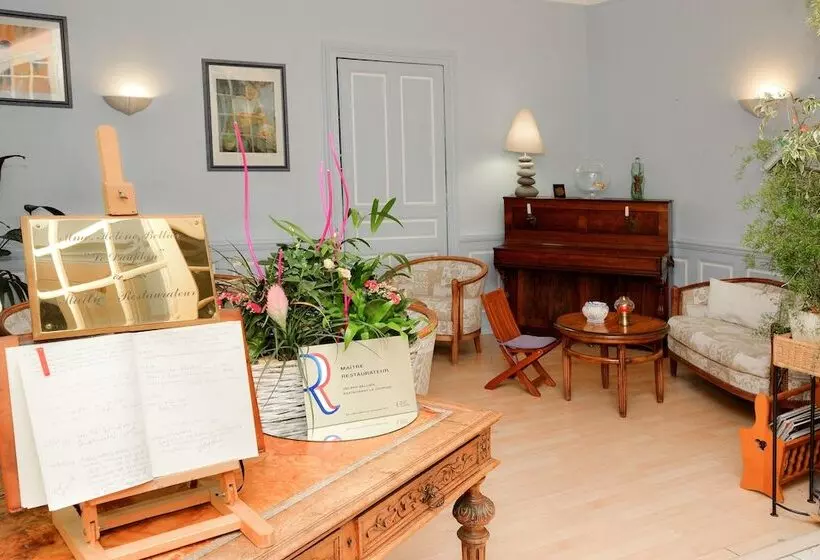 Отель Logis Hôtel Et Restaurant Du Dauphin