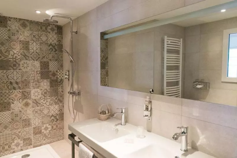 هتل Logis Hôtel Restaurant Le Goyen