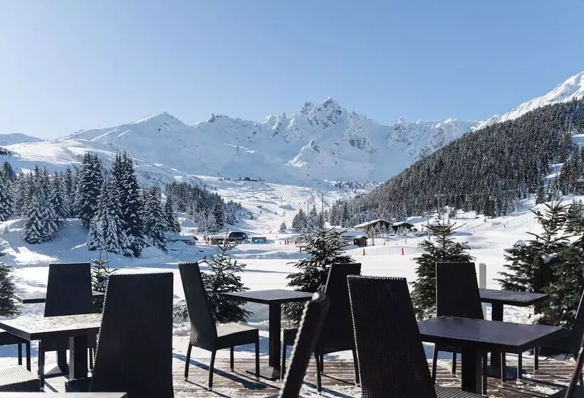 Lake Hotel Courchevel 1850