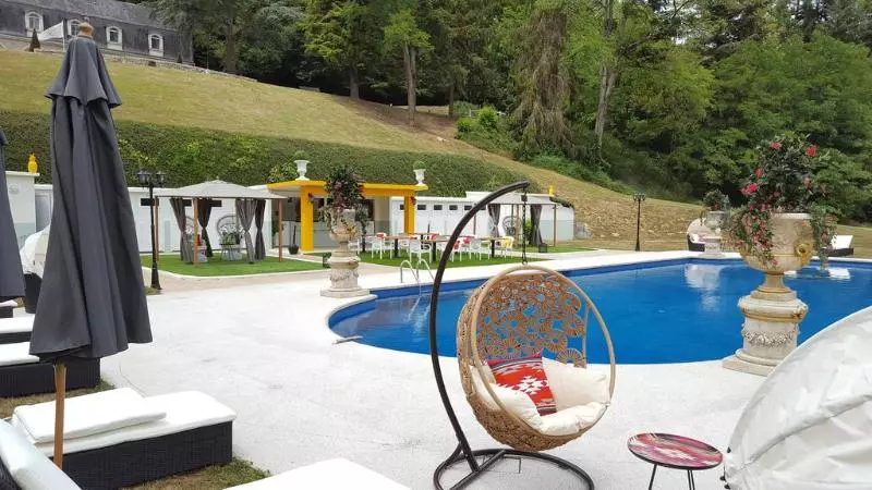 ホテル Chateau De Beauvois  La Maison Younan