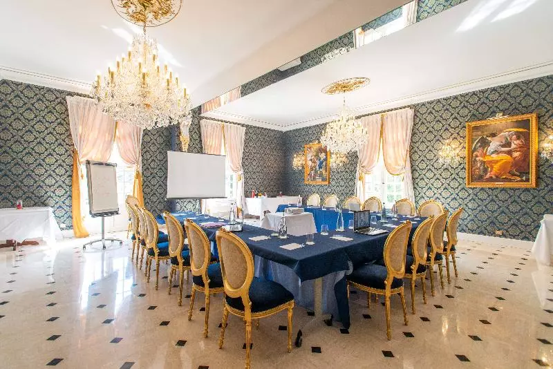 ホテル Chateau De Beauvois  La Maison Younan