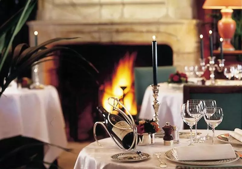 ホテル Chateau De Beauvois  La Maison Younan