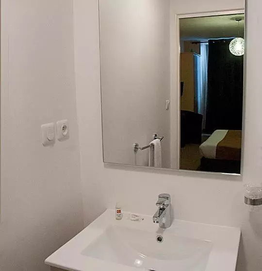 ホテル Des Pyrenees