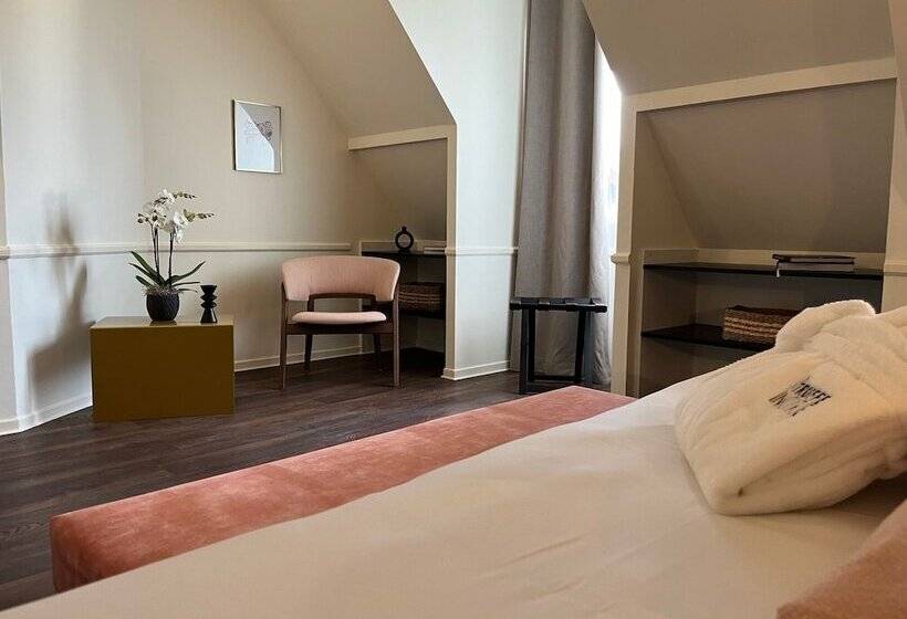 هتل Hôtel La Truffe Noire