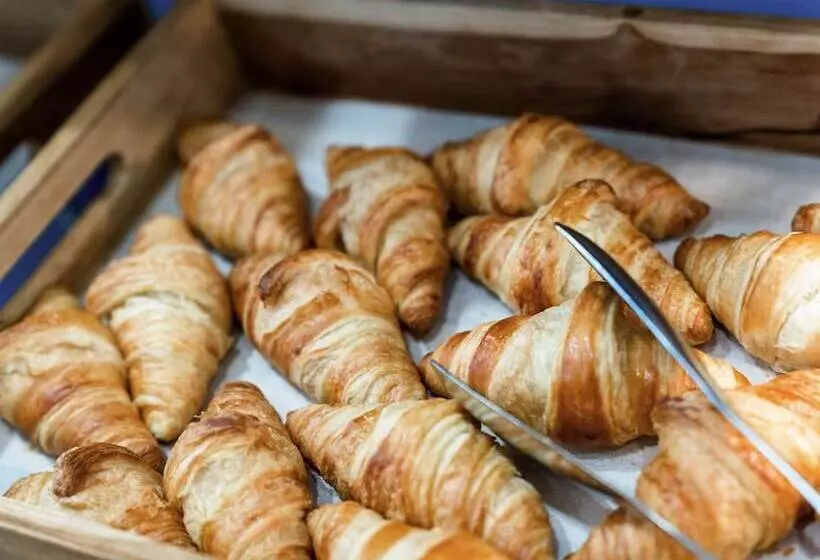 هتل Ibis Styles La Rochelle Centre