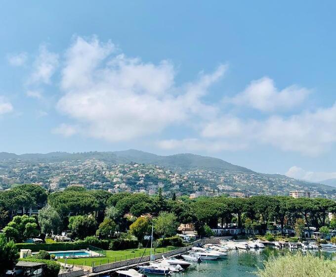 هتل Ilot Du Golf, Bw Premier Collection