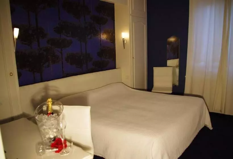 هتل Logis Hôtel & Restaurant   Le Mouton Blanc